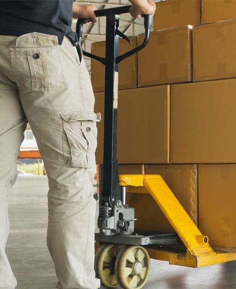 matériel de manutention pour stocker des cartons