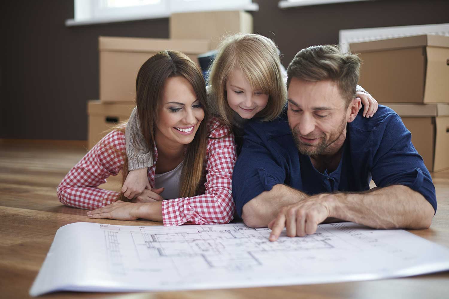 famille qui prépare son déménagement longue distance